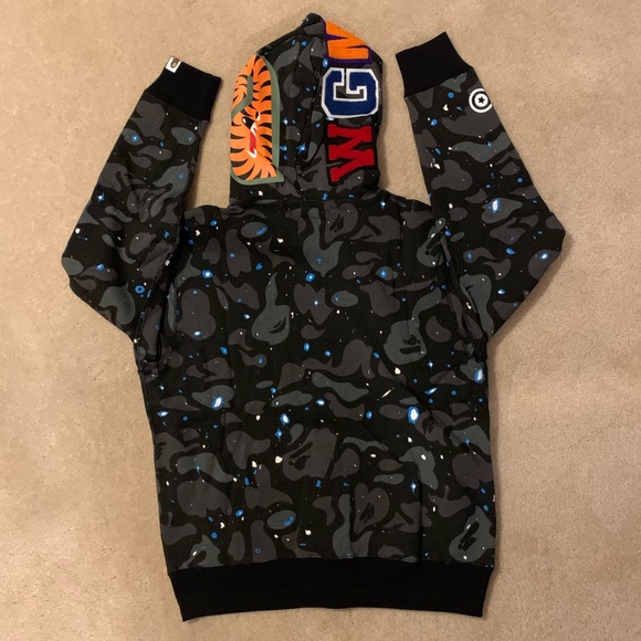 SOLD -A Bathing Ape Galaxy Camo Shark Hoodie Small - Picture 2 of 8